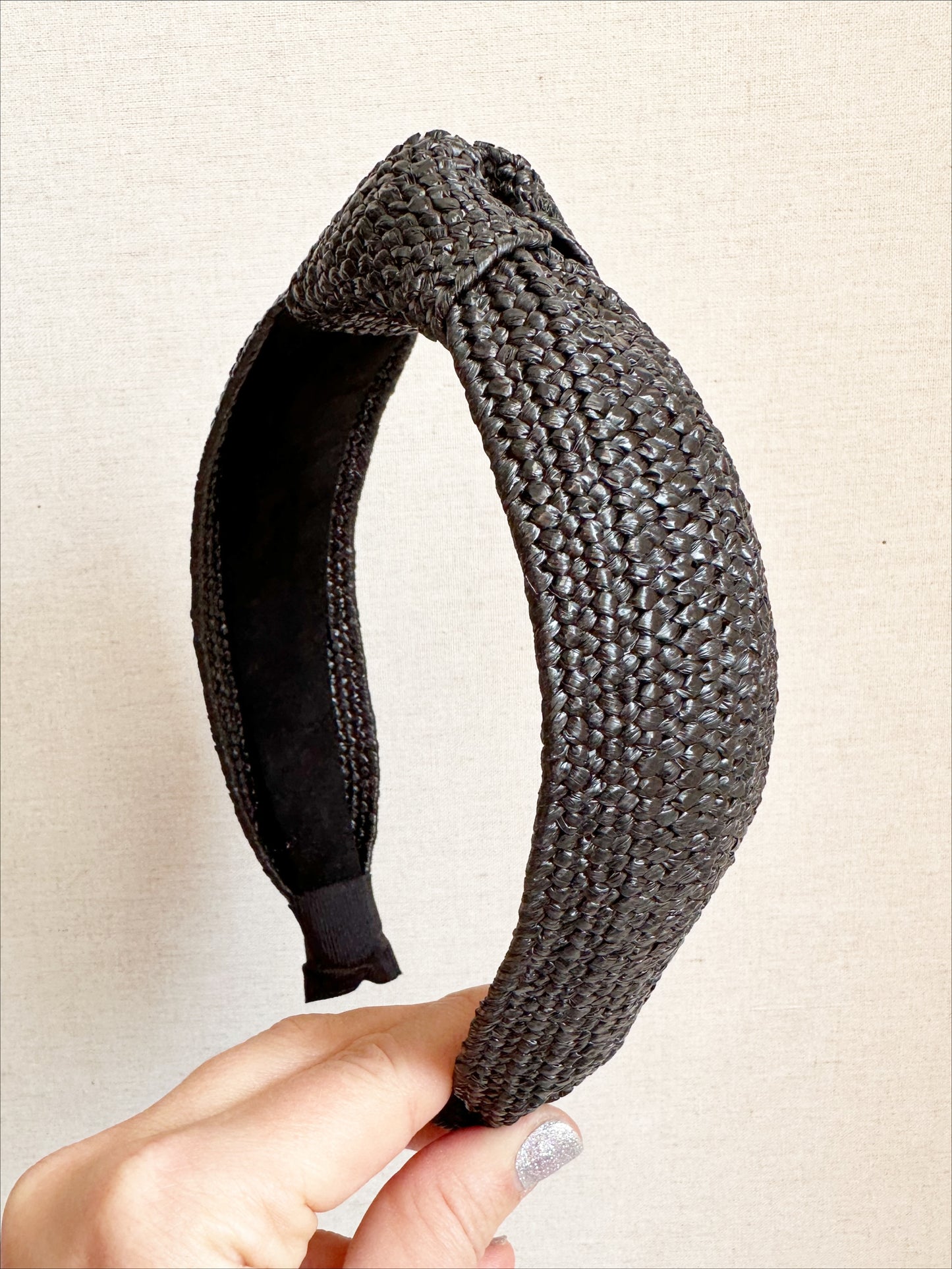Load image into Gallery viewer, Black Raffia headband
